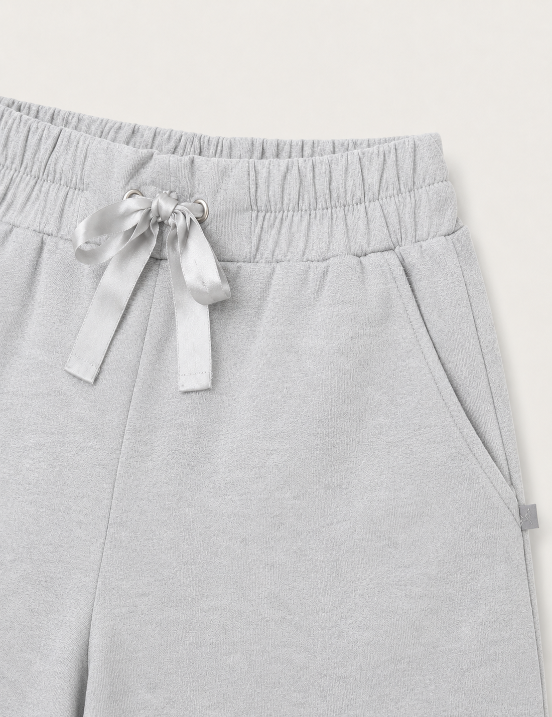 Alternative view of Short Lazo Gris