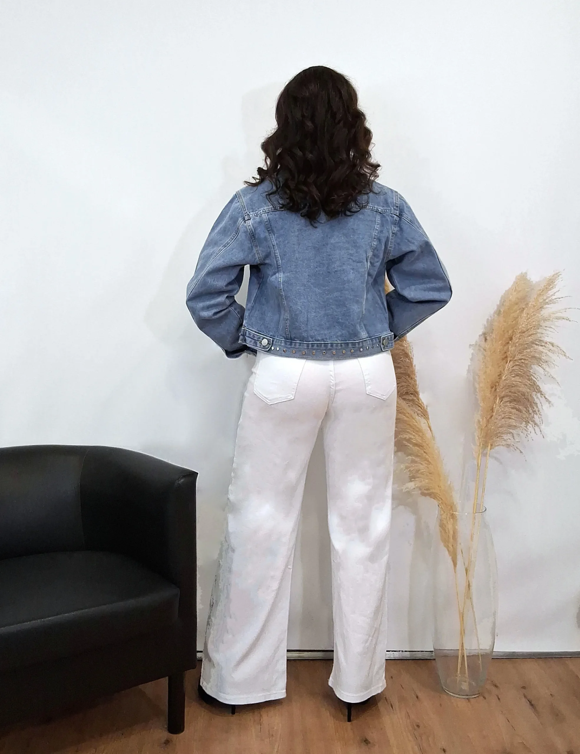 Alternative view of Cazadora Vaquera Tachuelas