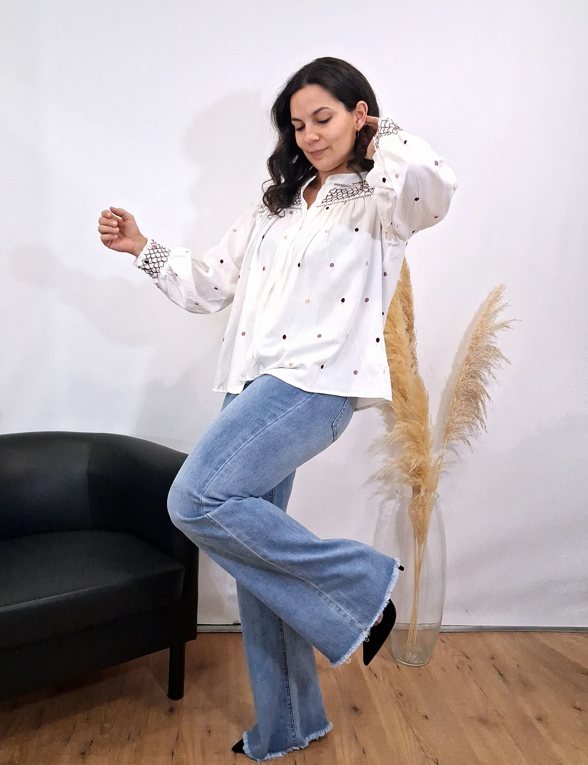 Alternative view of Blusa Bordada Lunares Blanca