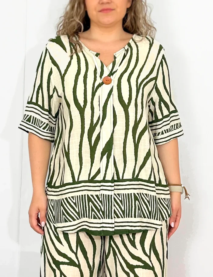 Blusa Fluida Animal Print - Imagen 2