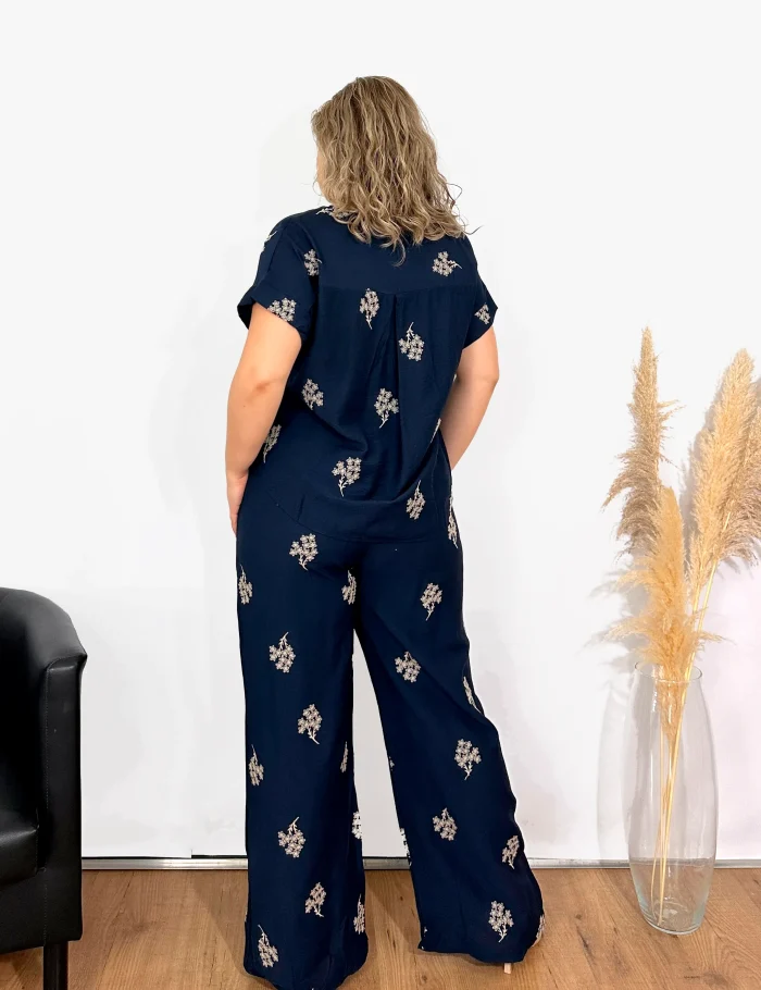 Blusa Fluida Bordada Azul Marino - Imagen 3