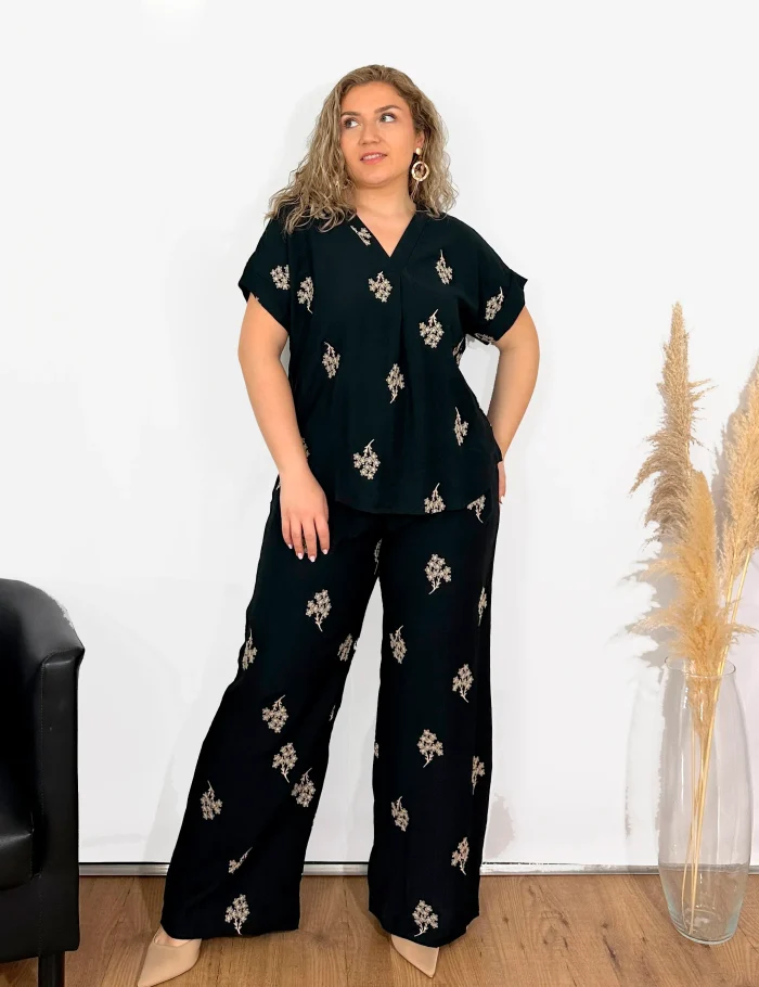 Pantalón Fluido Negro Bordado