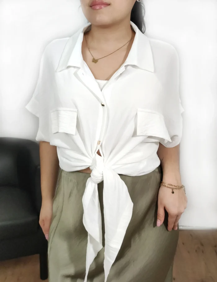 Camisa Blanca Fluida Con Nudo