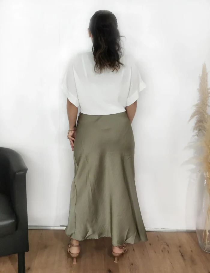 Falda Satinada Color Kaki - Imagen 3