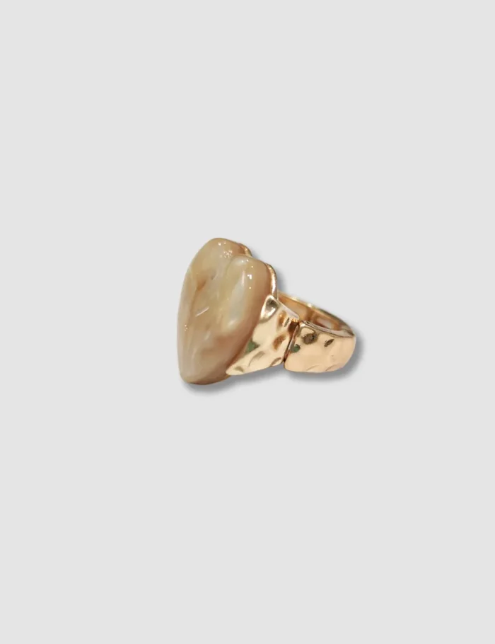 Anillo Resina Corazón Beige - Imagen 2