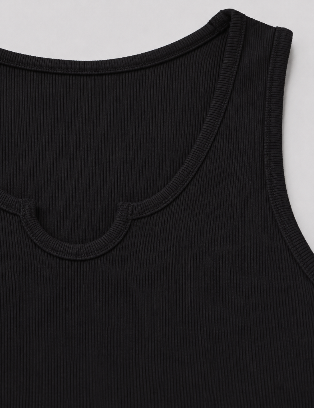 Alternative view of Camiseta U negra