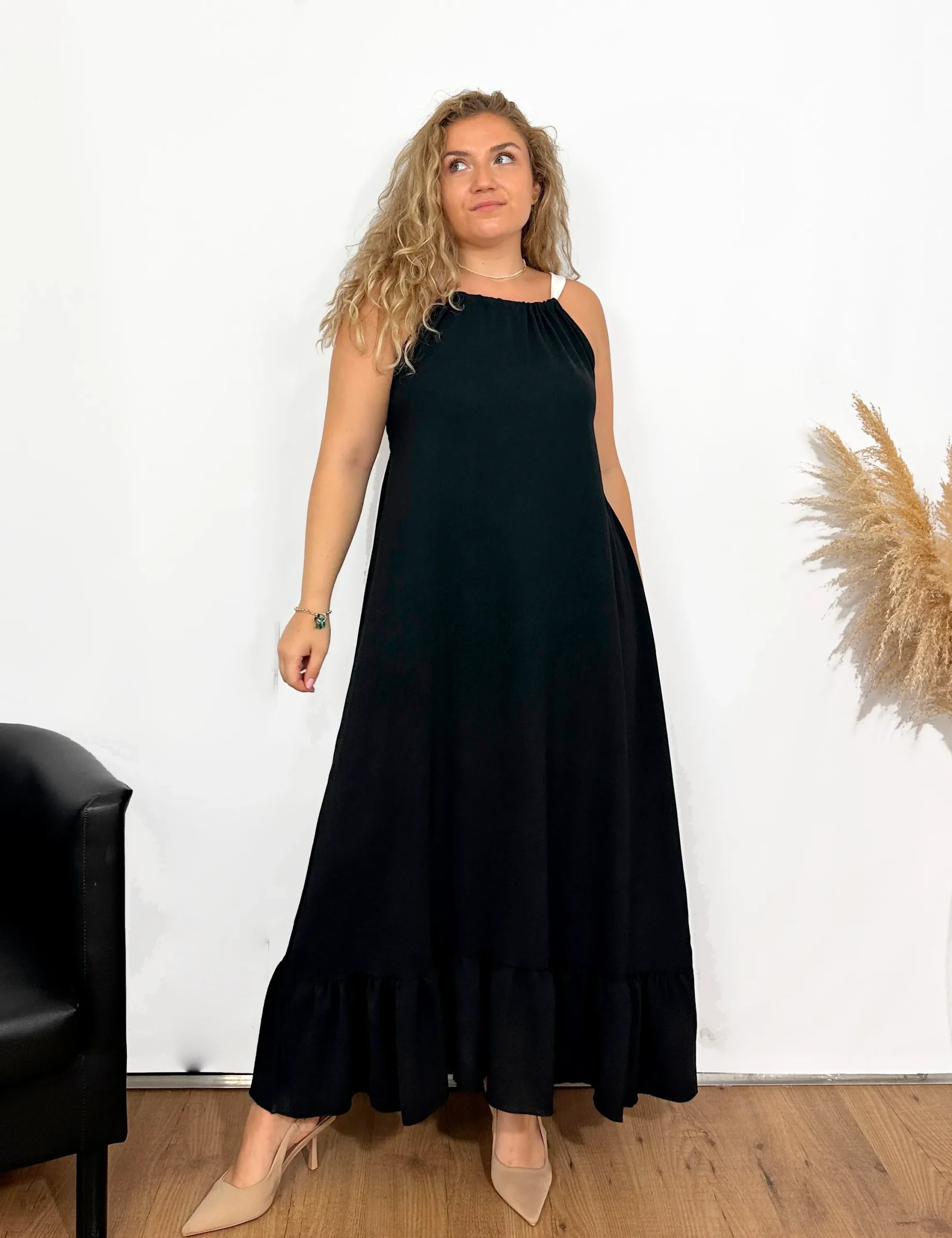 Vestido Negro Con Tirantes Regulables