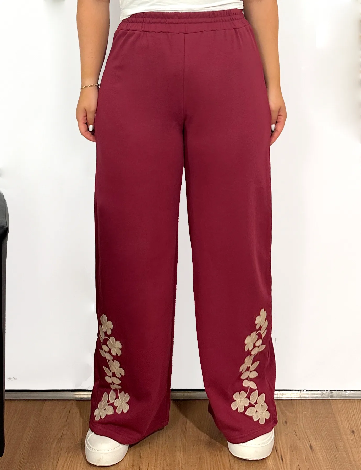 Pantalón Bordado Burdeos