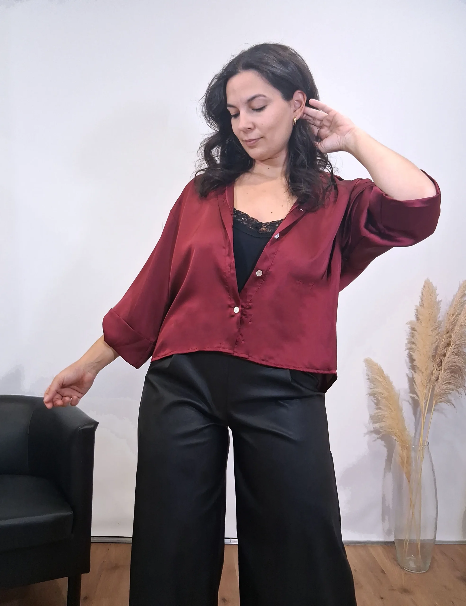 Camisa Satinada Manga Codo Burdeos