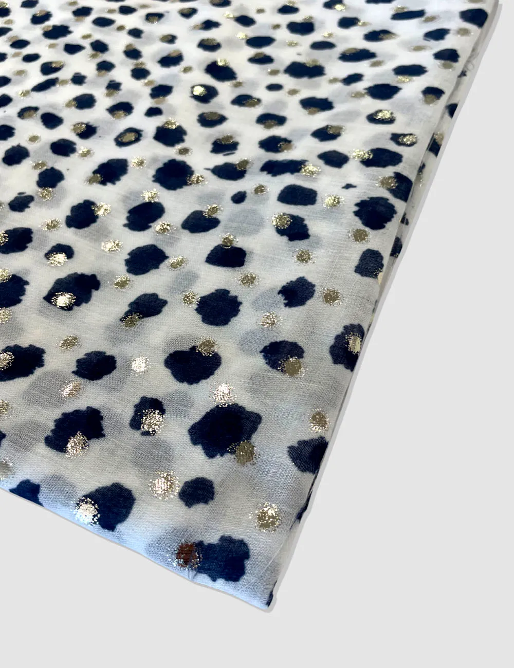 Alternative view of Pañuelo Animal Print