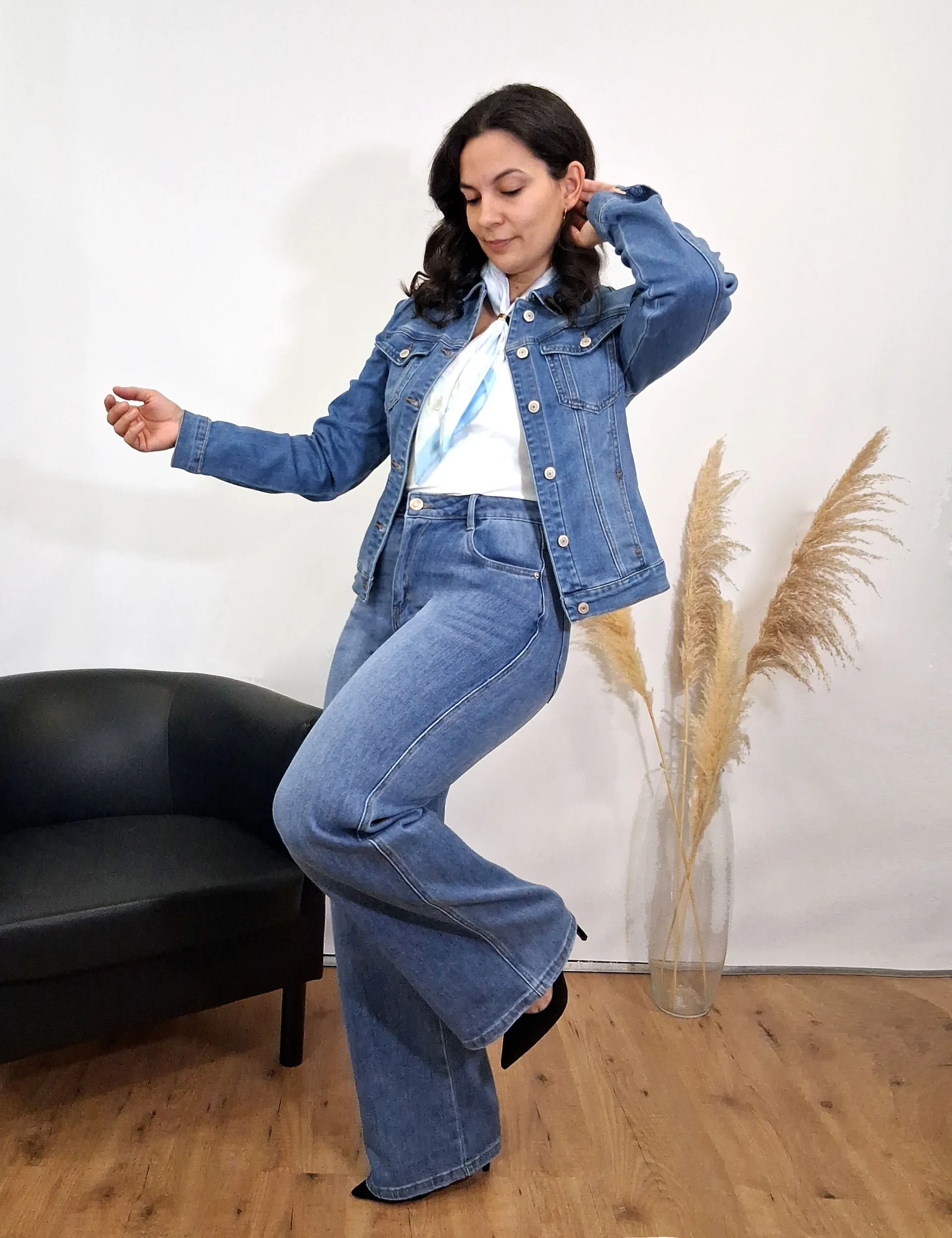 Alternative view of Cazadora Vaquera Básica