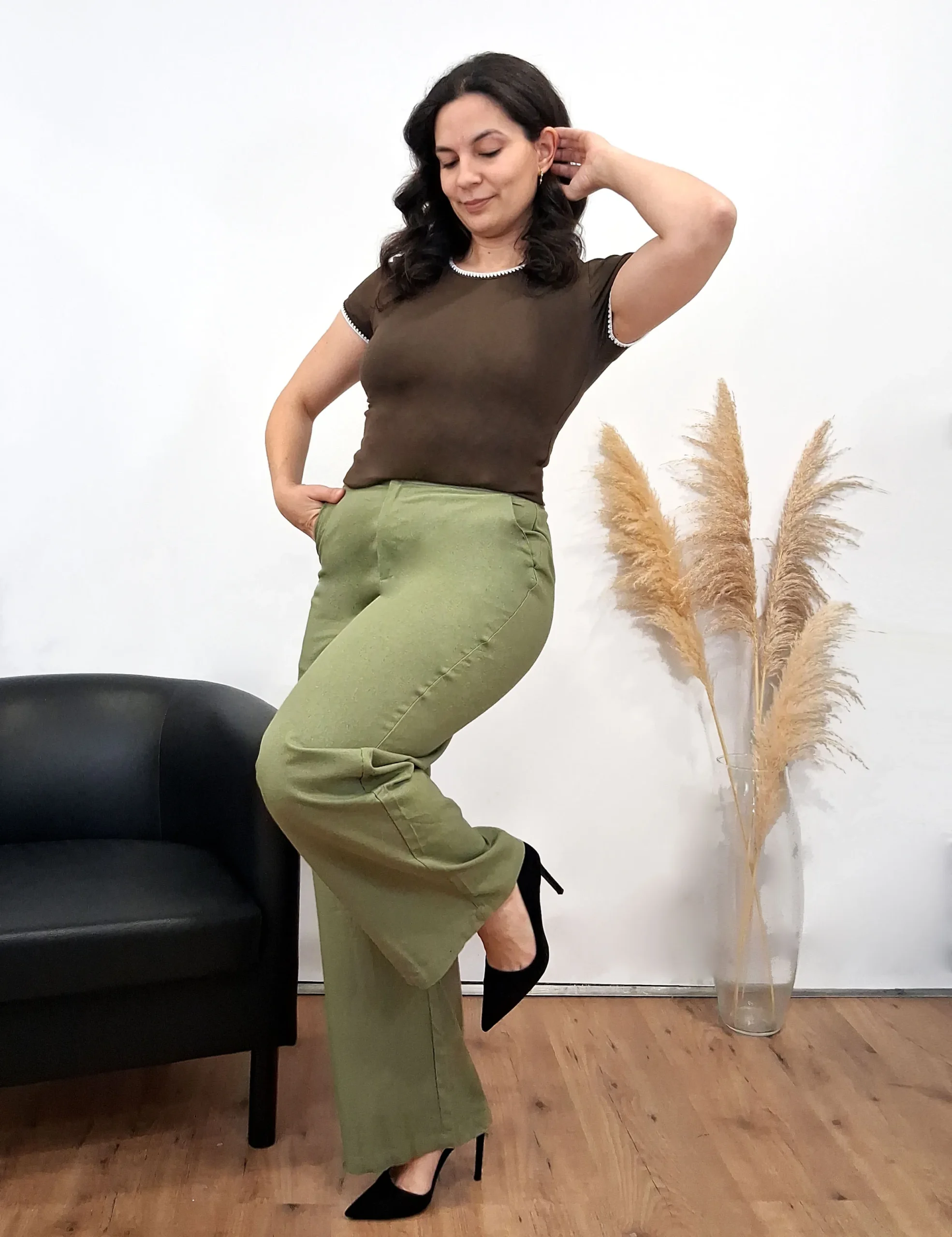 Camiseta Ribete Bordado Marrón