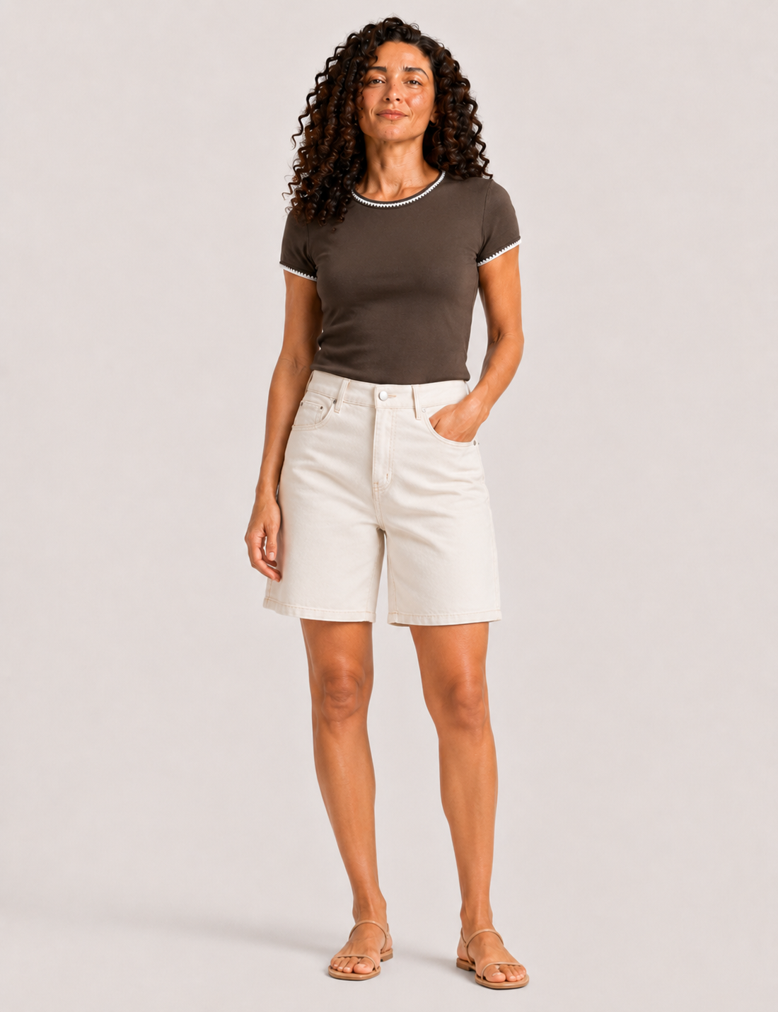 Camiseta Ribete Bordado Marrón