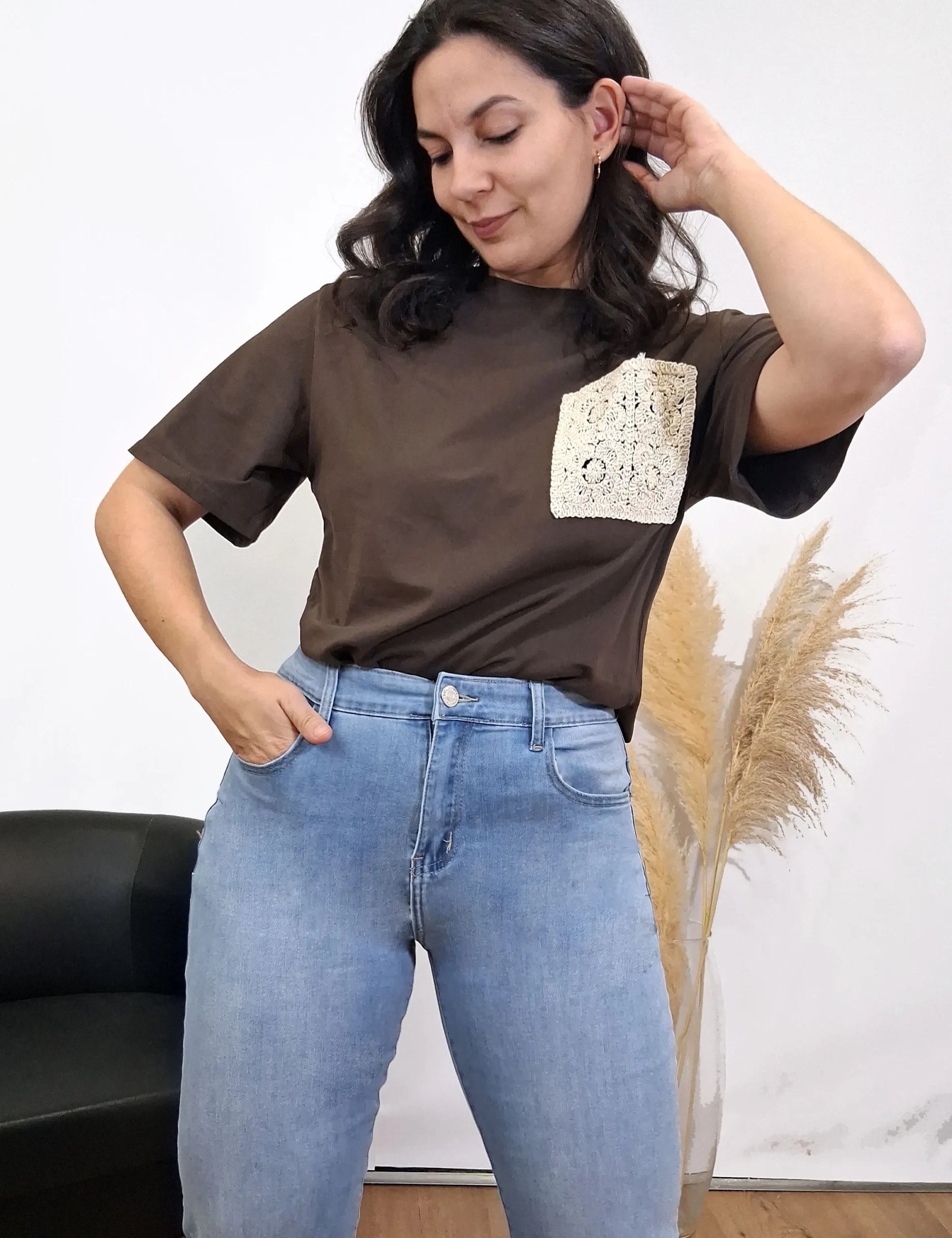 Camiseta Bolsillo Crochet Marrón