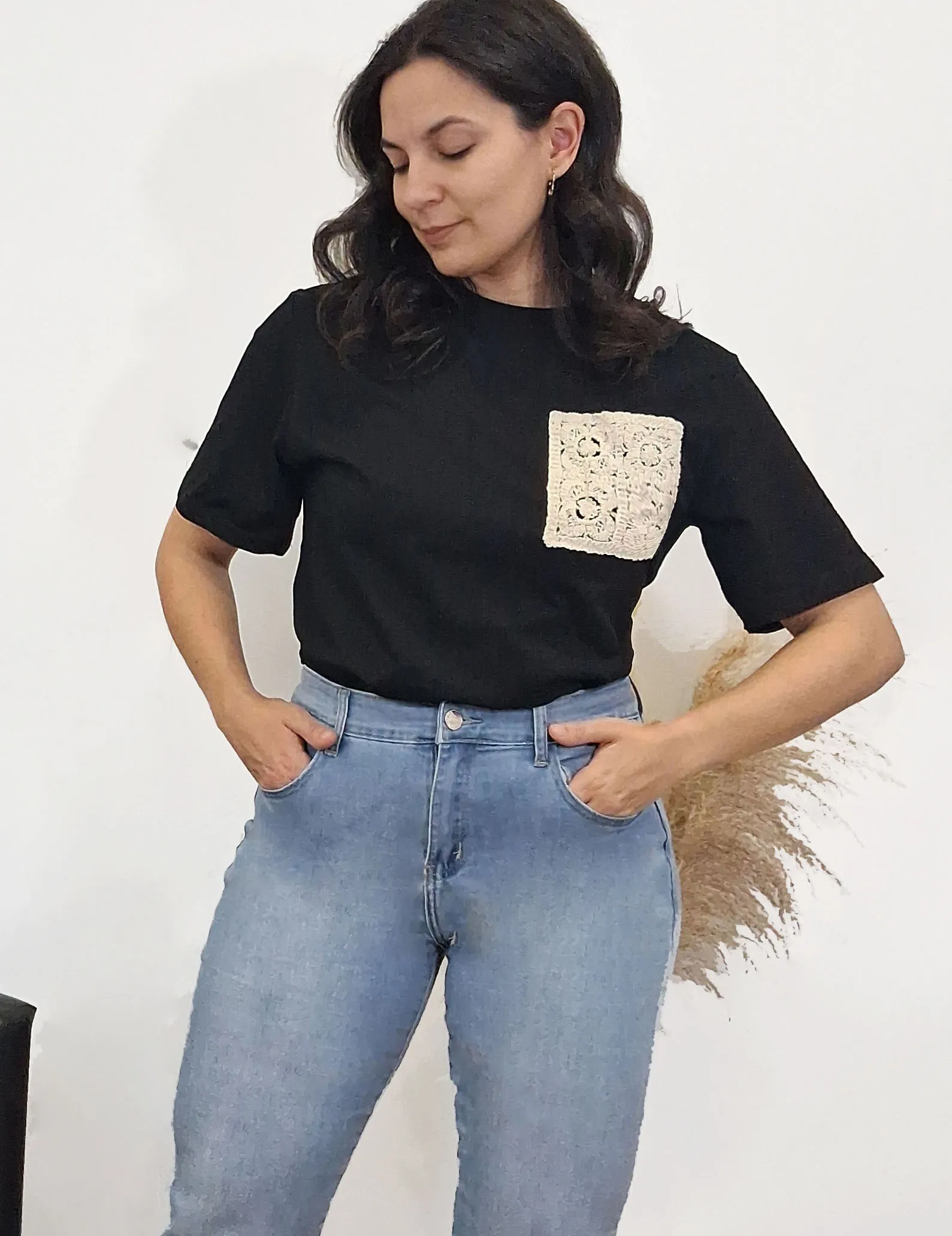 Camiseta Bolsillo Crochet Negro