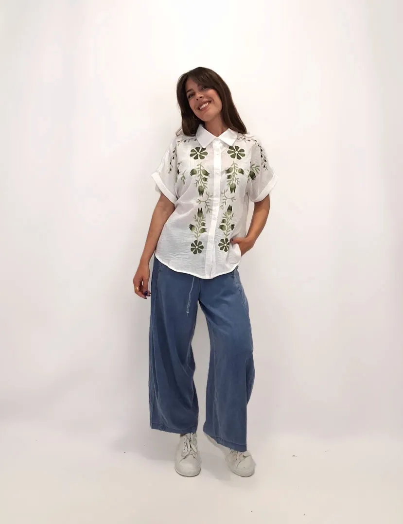 Camisa Bordada Flores Verdes