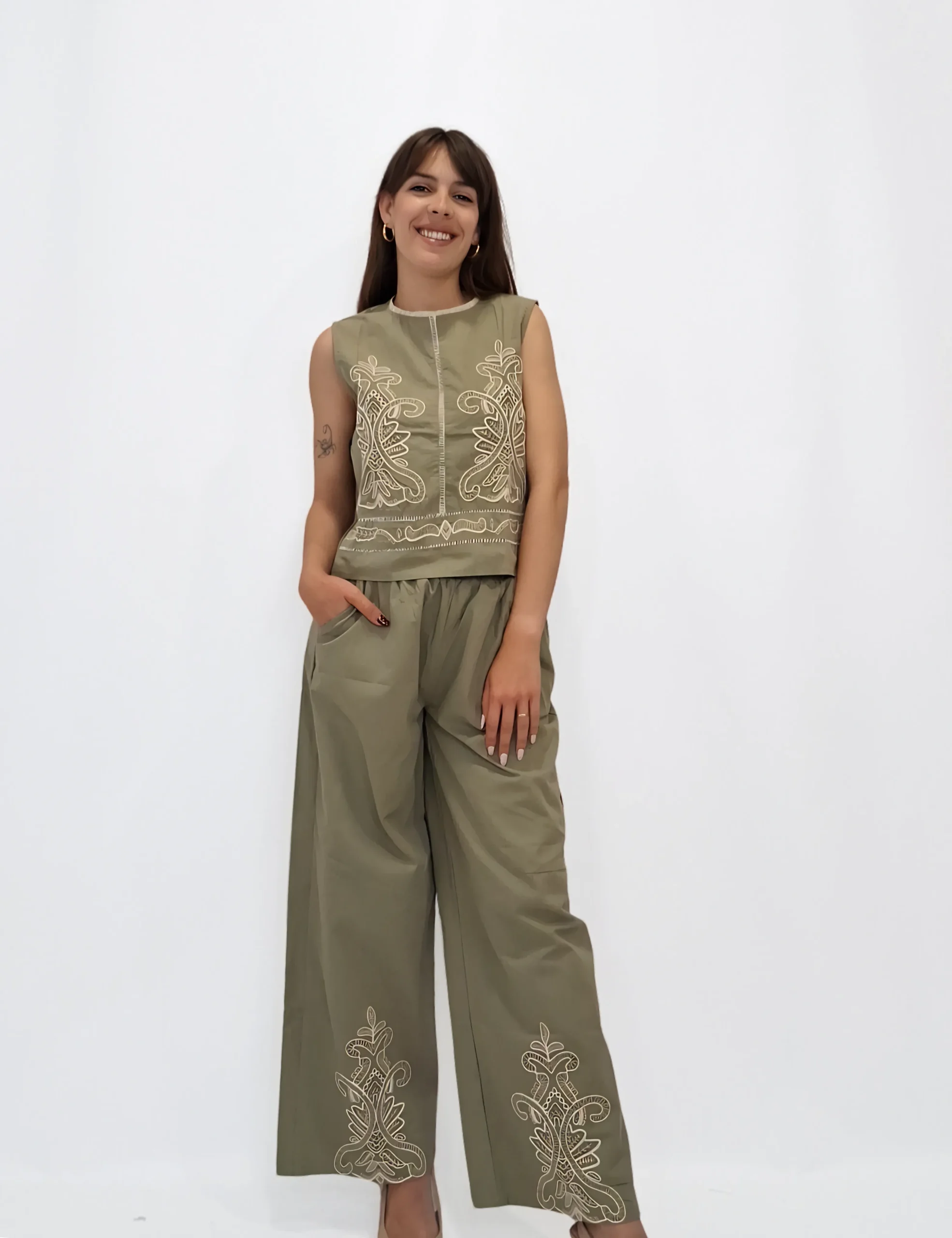 Pantalón Fluido Bordado Kaki