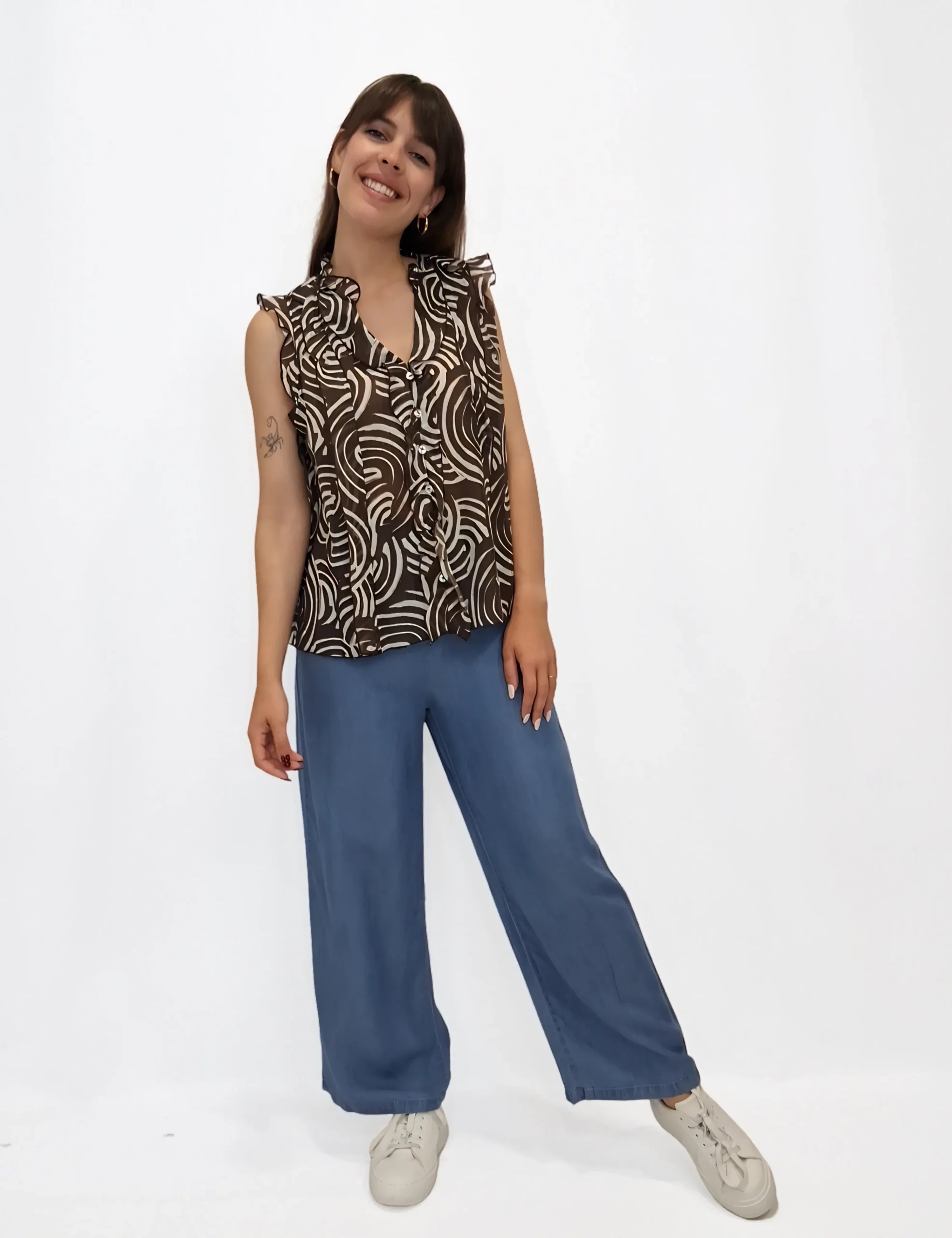 Camisa Volante Chocolate y Crema