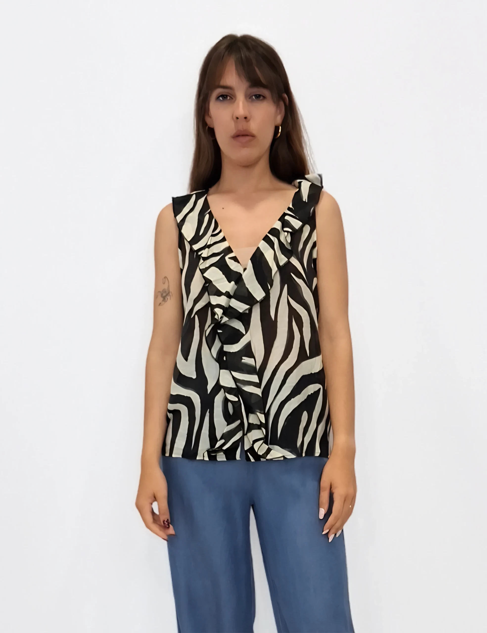 Camisa Volante Negro y Crema