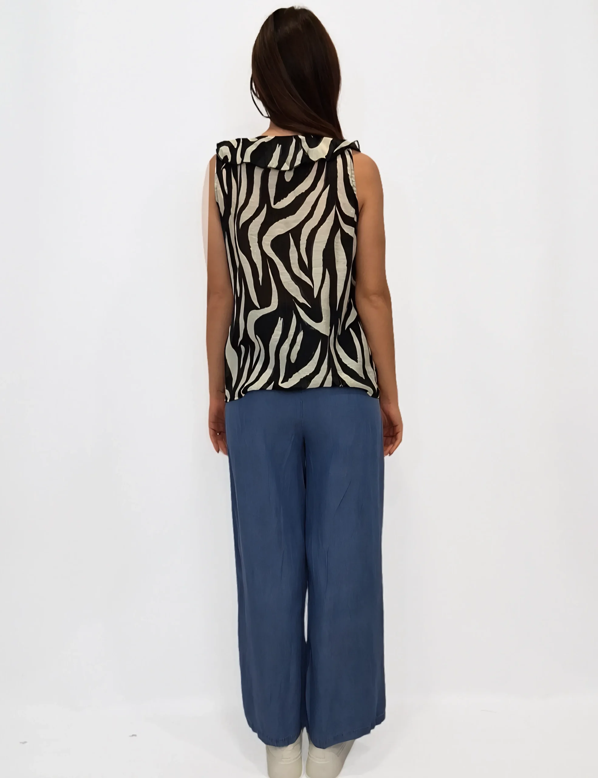 Alternative view of Camisa Volante Negro y Crema