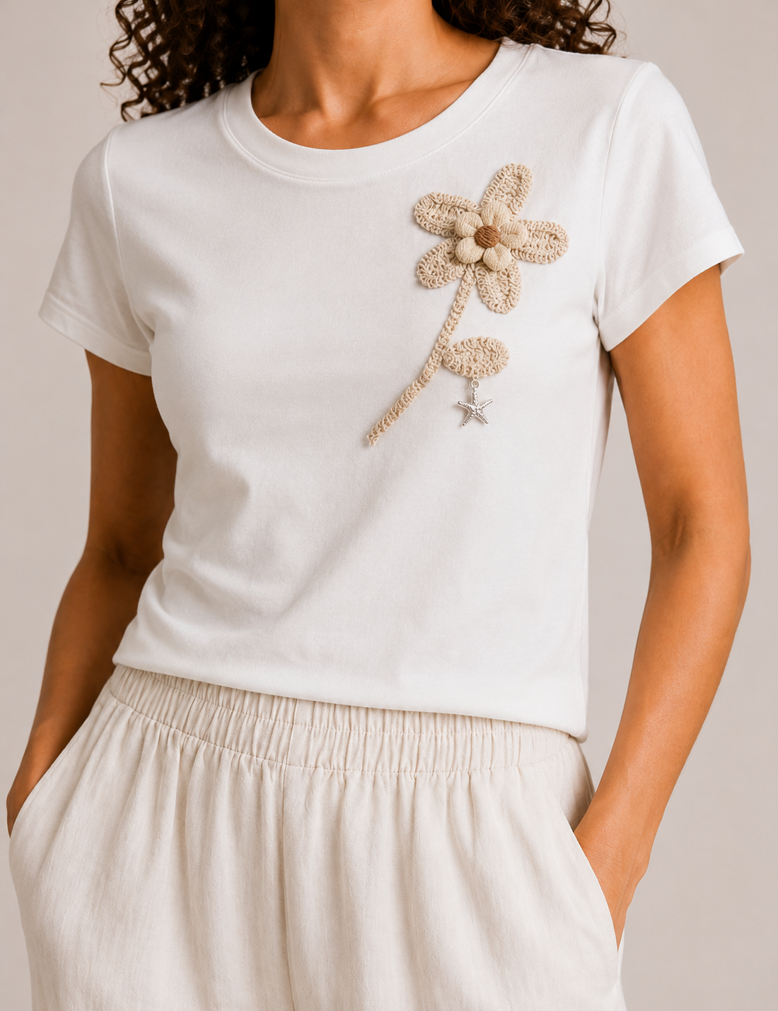 Camiseta Flor Estrella Colgante Blanca
