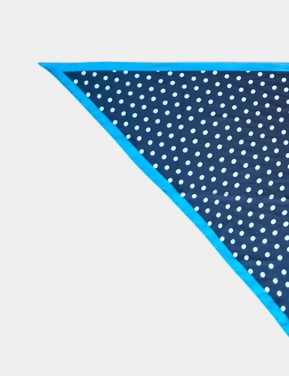 Alternative view of Pañuelo Lunares Marino