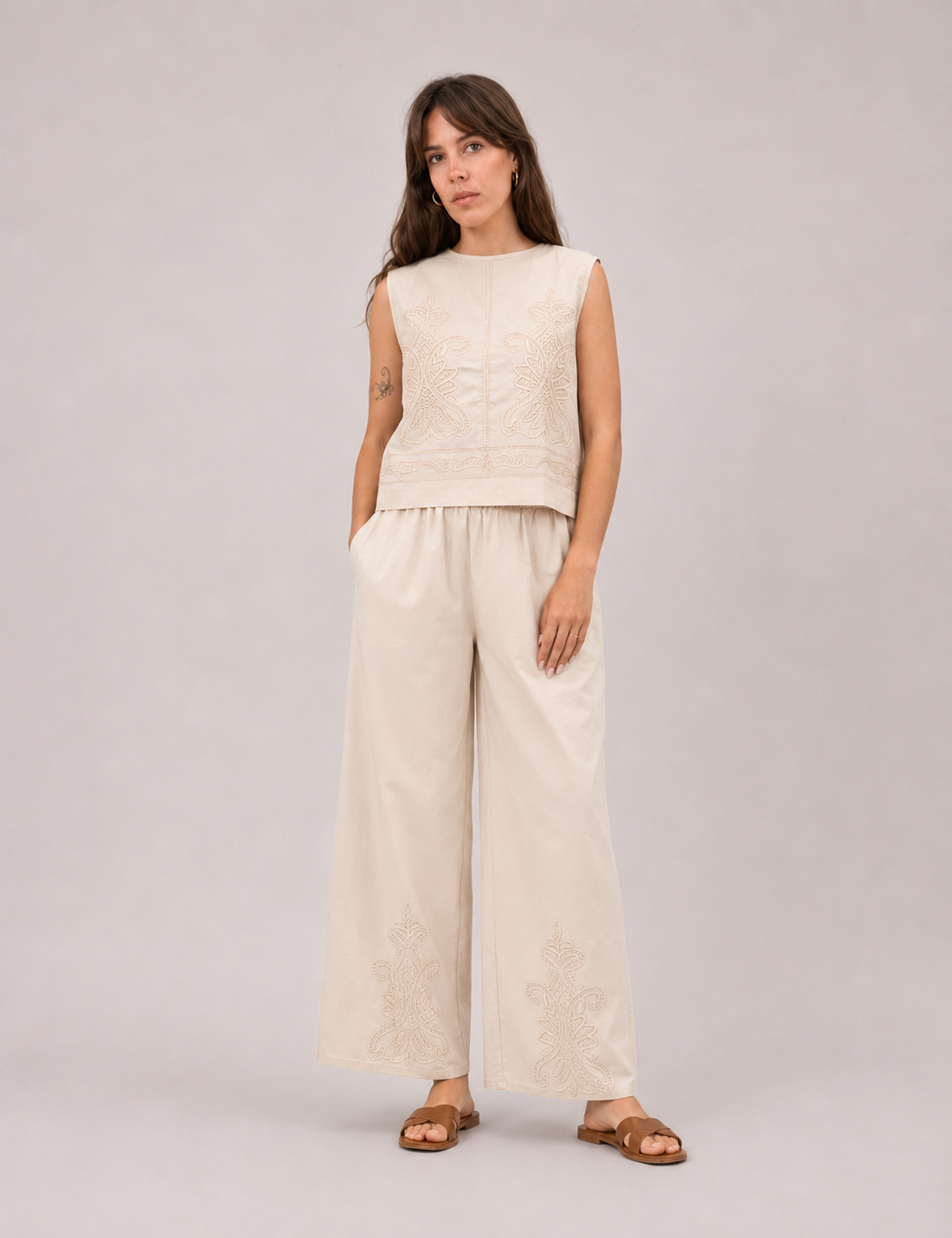 Pantalón Fluido Bordado Crema
