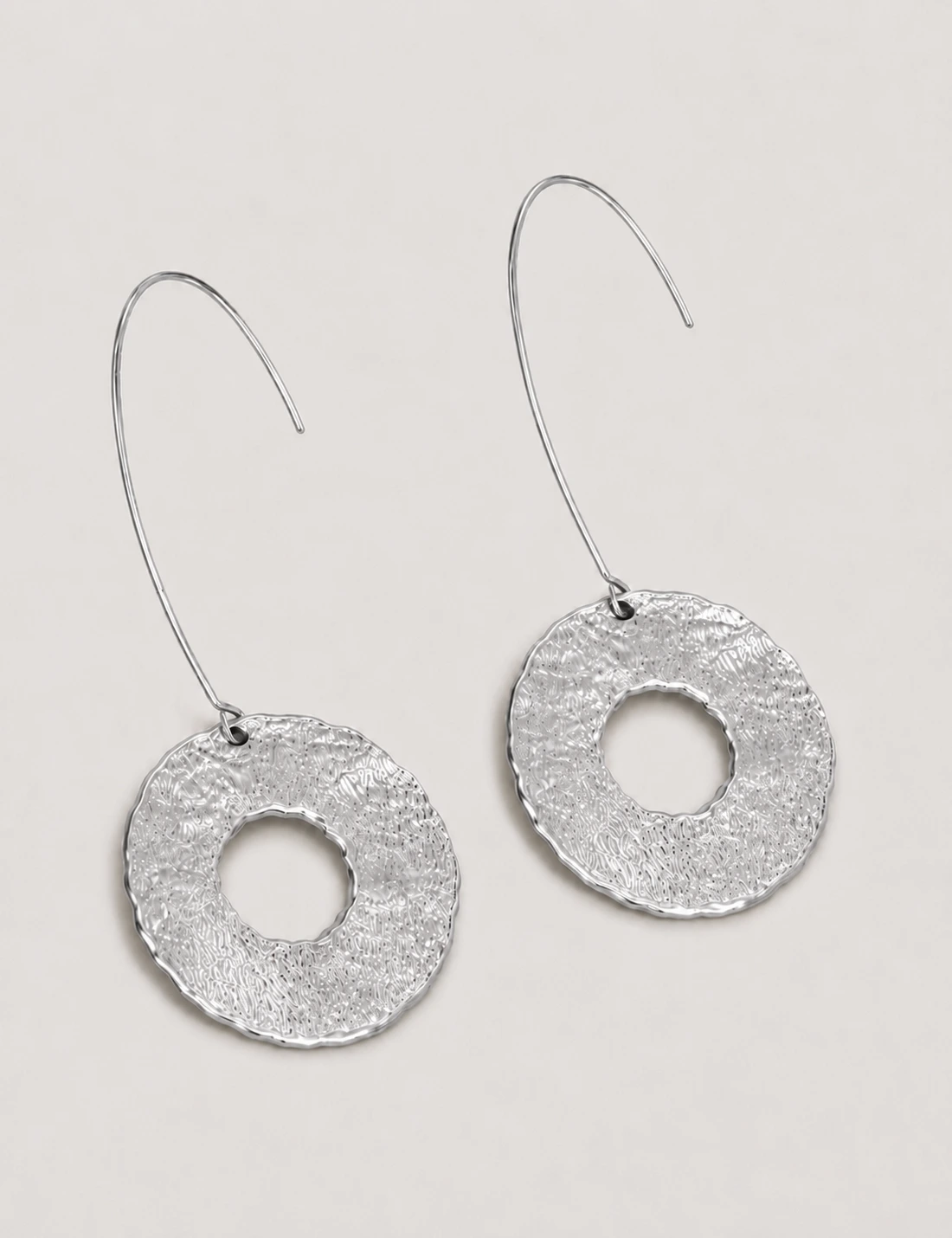 Alternative view of Pendientes Largos Círculo Plata