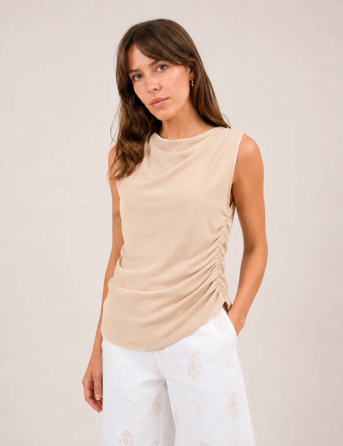 Alternative view of Camiseta Fruncida Beige