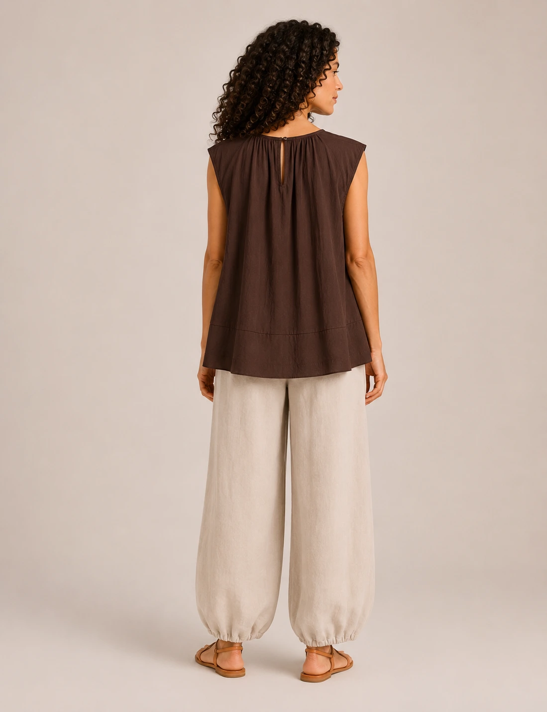 Alternative view of Blusa Pliegue Cuello Marrón