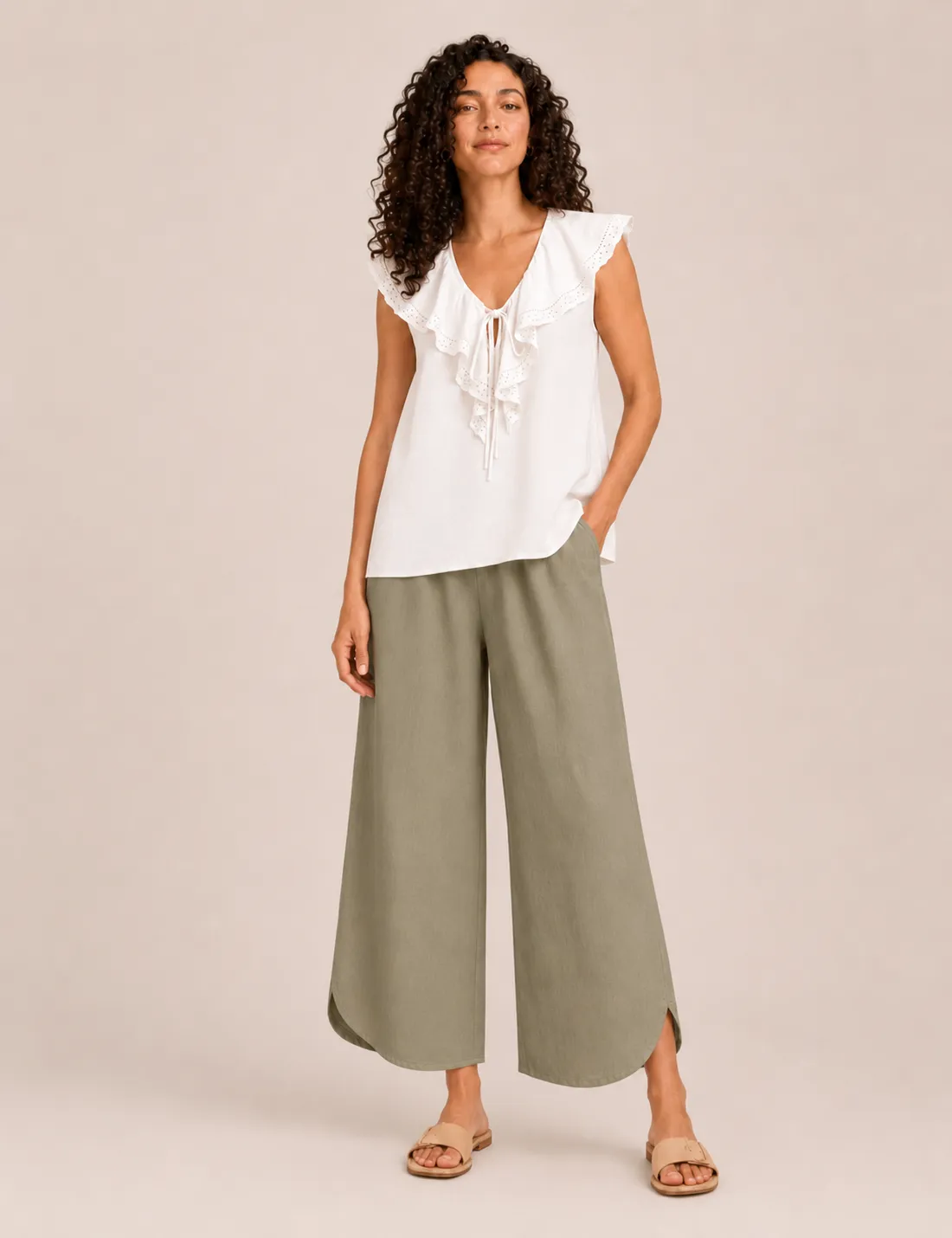 Blusa Volante Cuello Crema