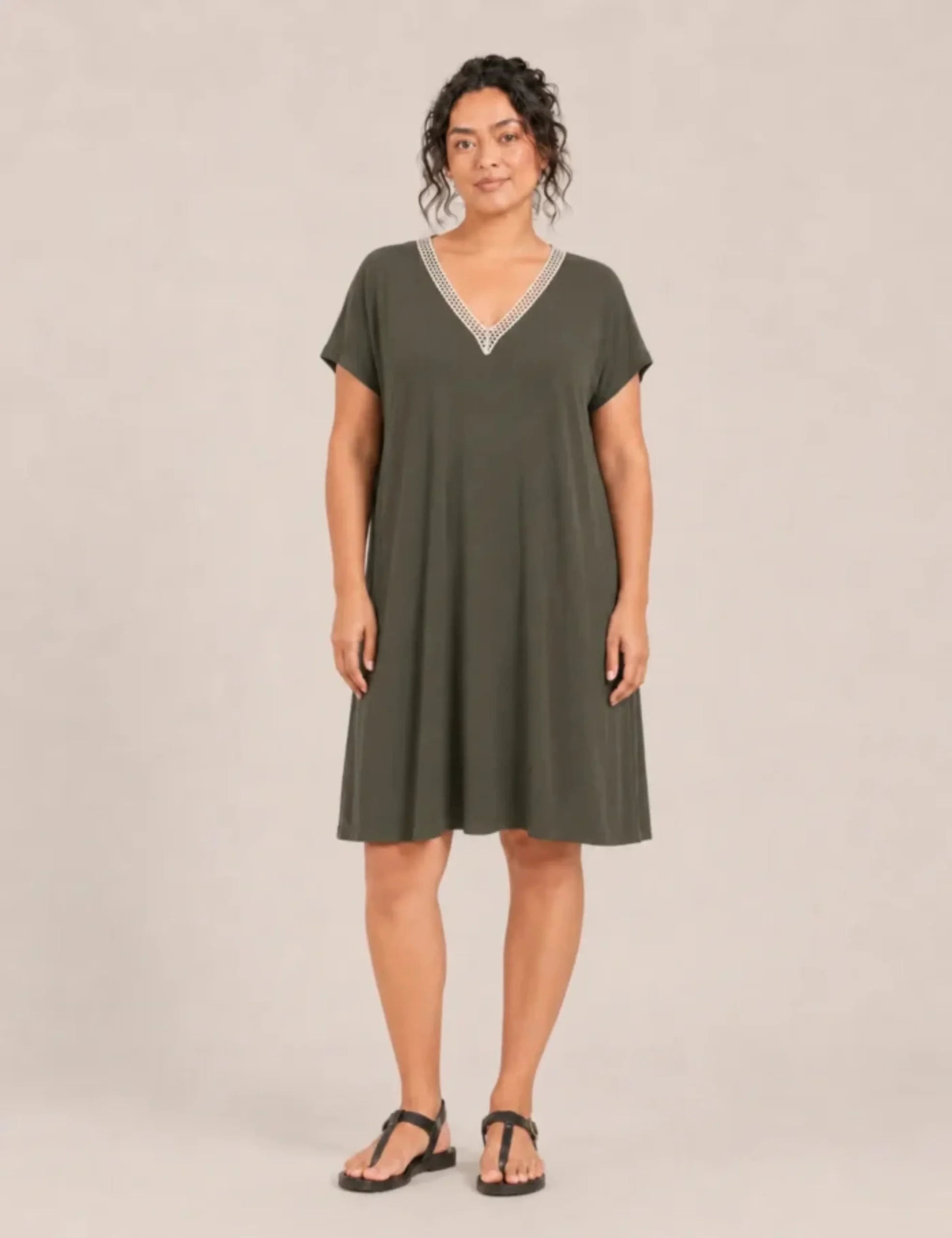Vestido Cuello Crochet Kaki