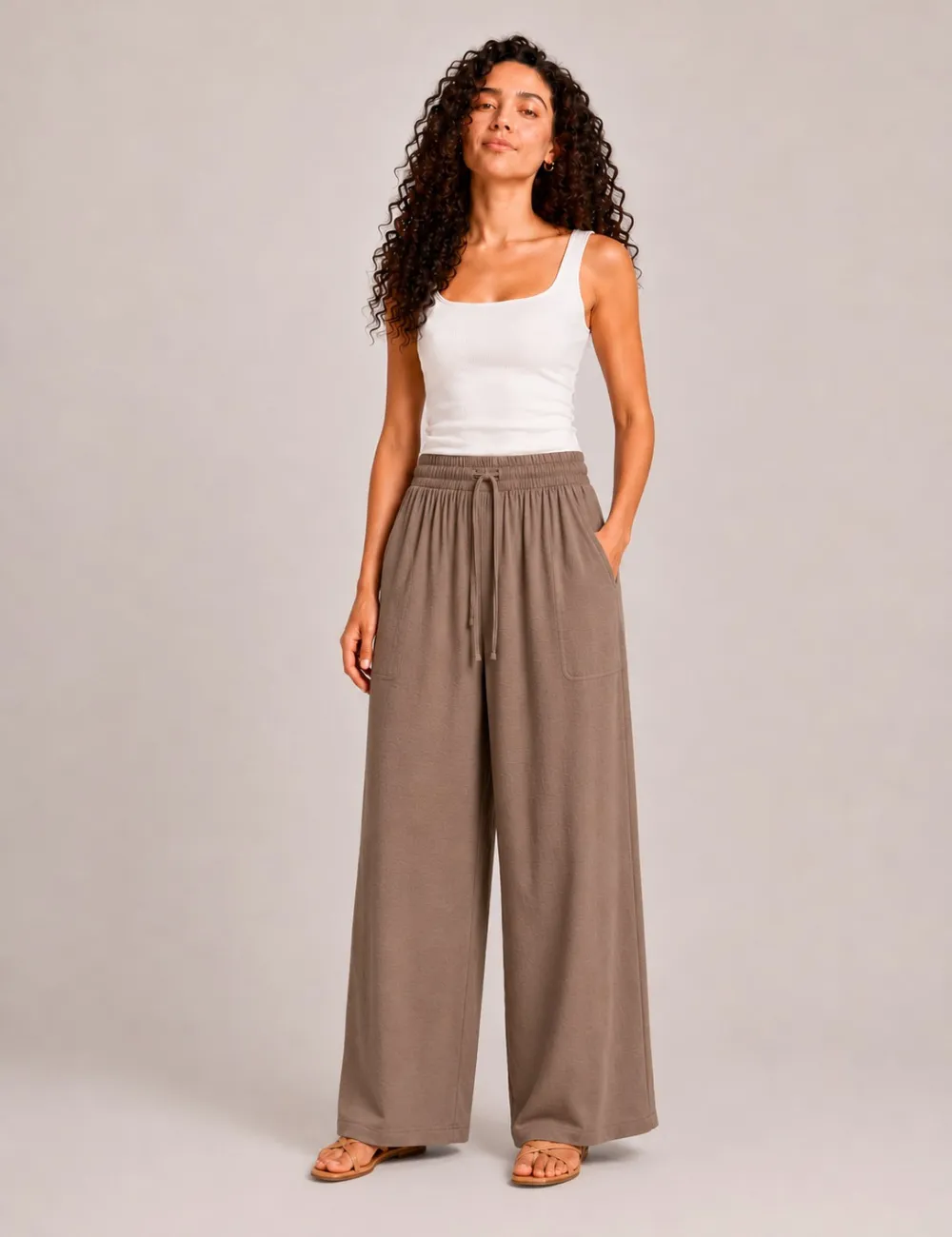 Pantalón Fluido Bolsillos Marrón