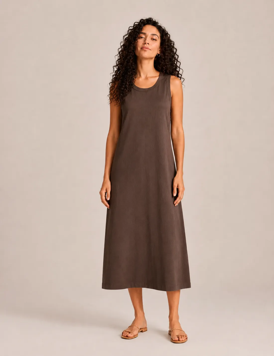 Vestido Midi Liso Marrón