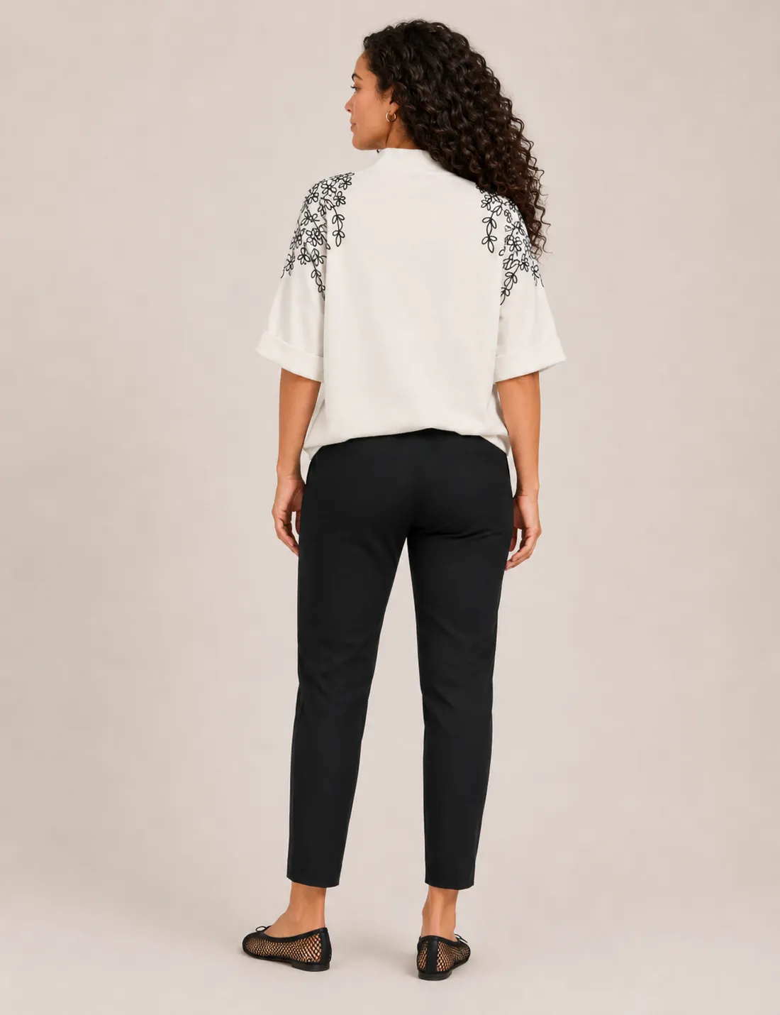 Alternative view of Jersey Bordado Crema