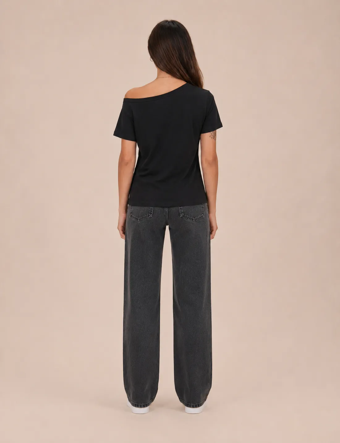 Alternative view of Camiseta Perro Tachuelas Negro