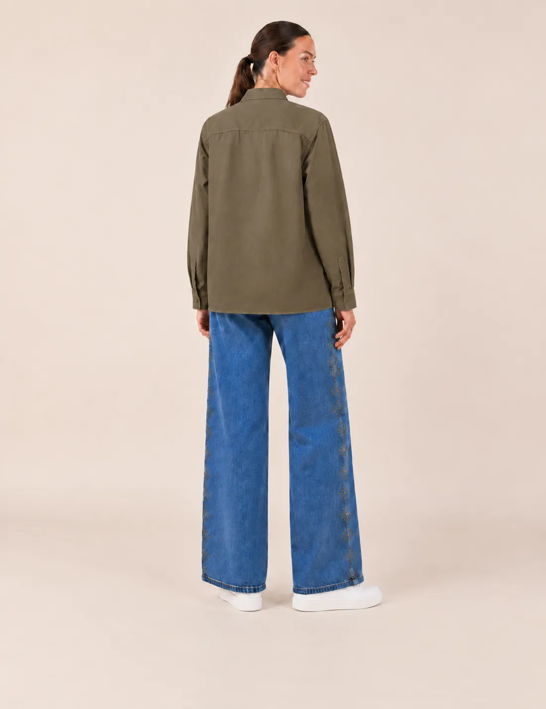 Alternative view of Sobrecamisa Calada Chocolate