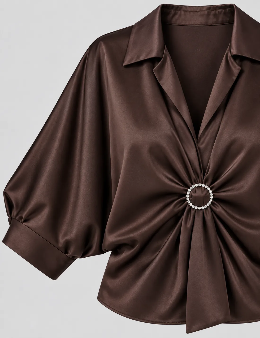 Blusa Satinada Broche Chocolate - Imagen 5