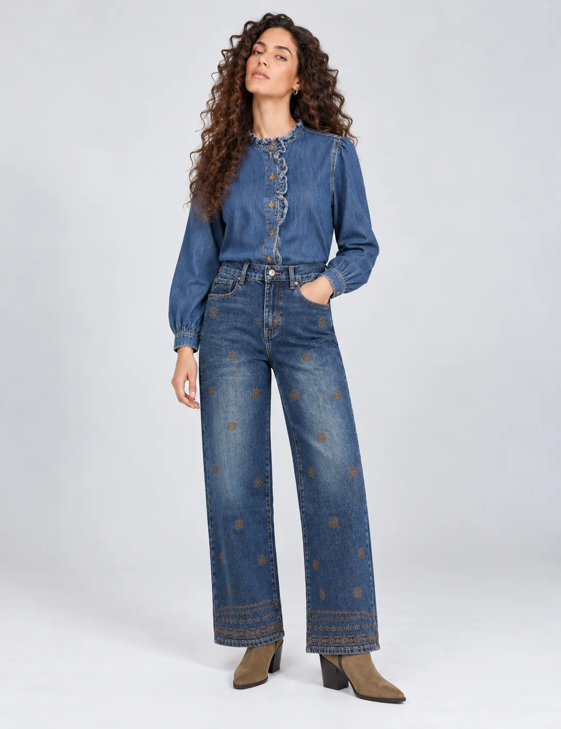 Jeans Straight Bordado