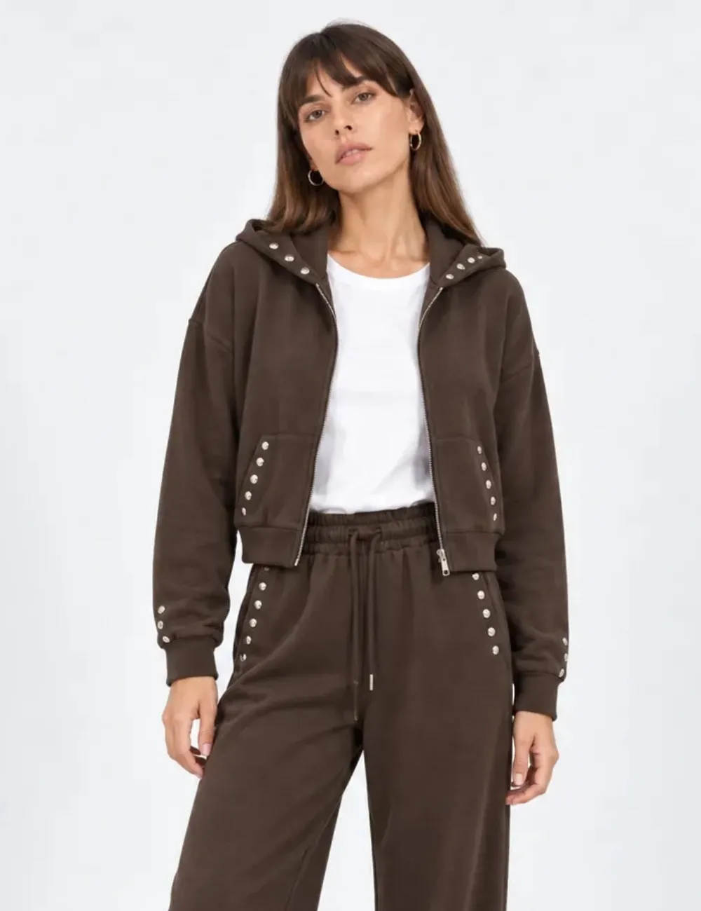 Sudadera Cremallera Tachuelas Chocolate