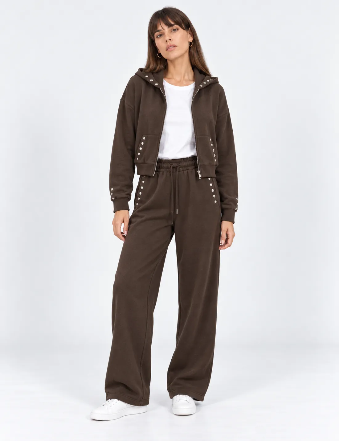 Pantalón Wideleg Tachuelas Chocolate